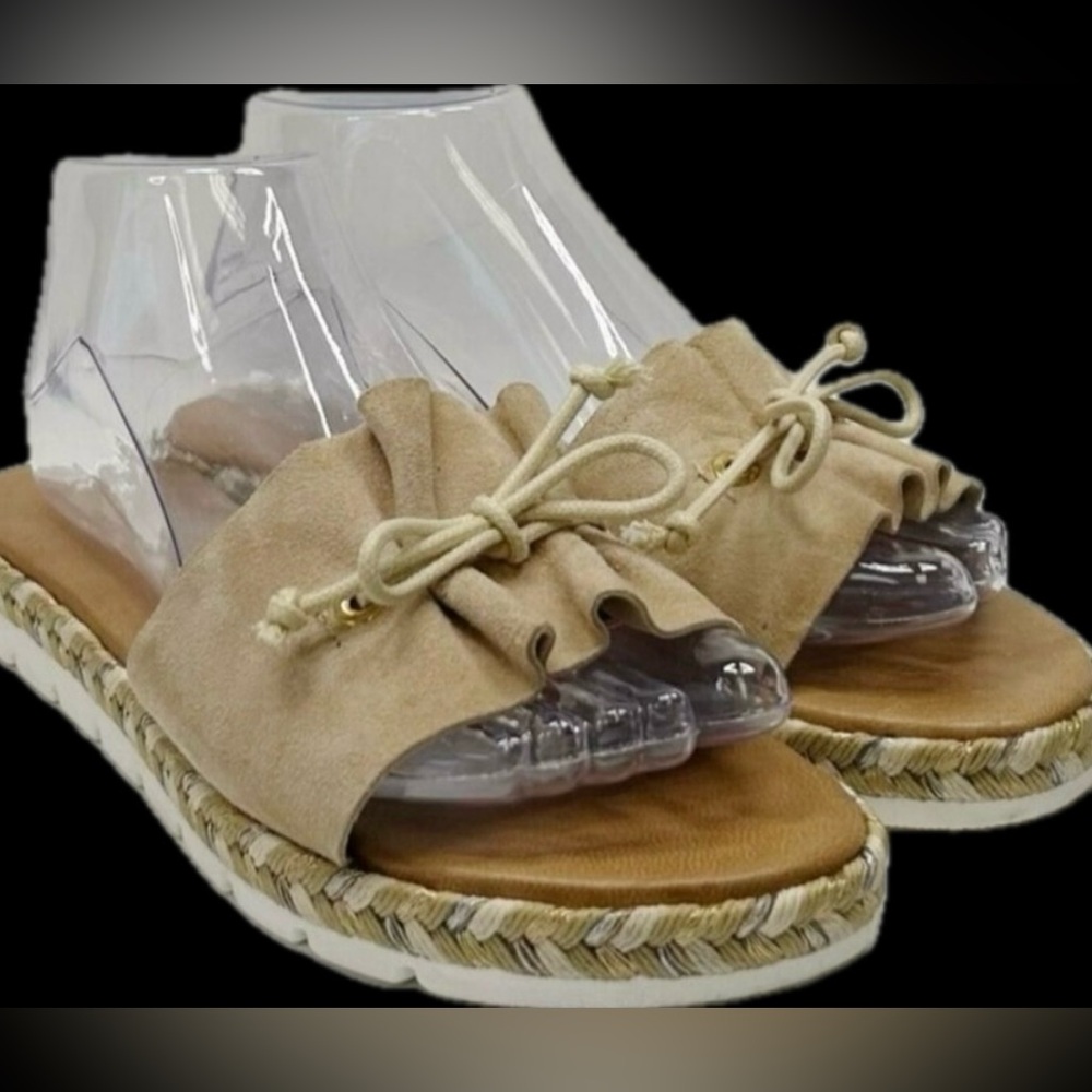 Andre Assous Beige Suede Bow Sandals, Espadrille look but solid sole, size 8